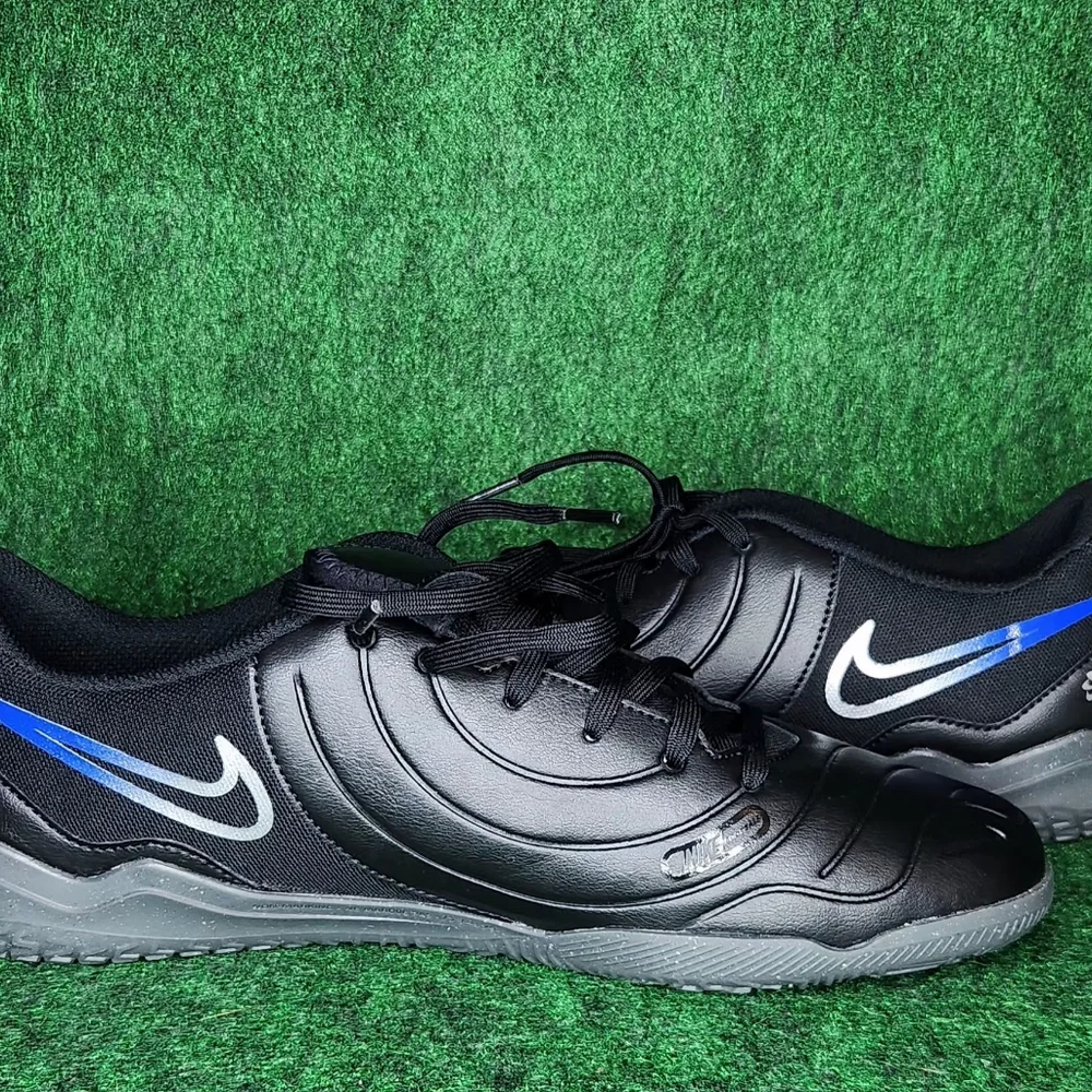 NIKE TIEMPO LEGEND 10 CLUB IC 